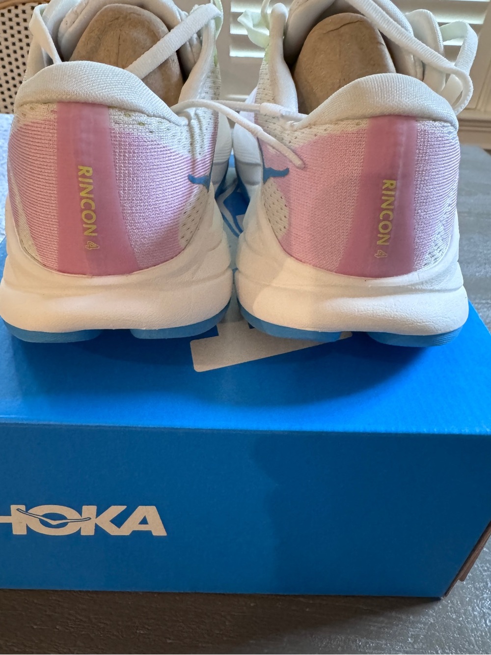 Hoka Rincon 4, women’s 6.5B, worn once! - Picture 3 of 5